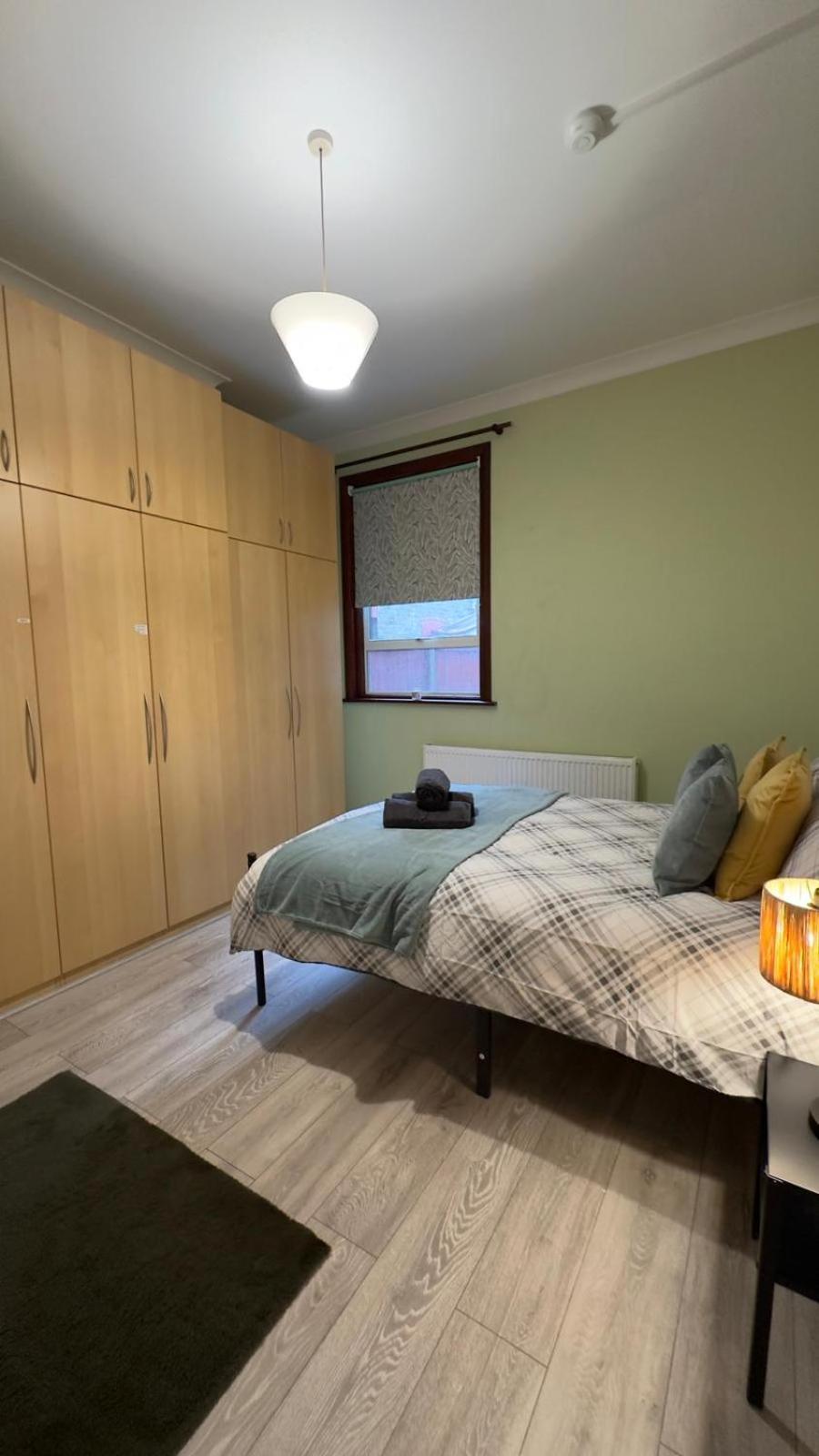 25 Minutes To Central London Rooms 35 Номер фото