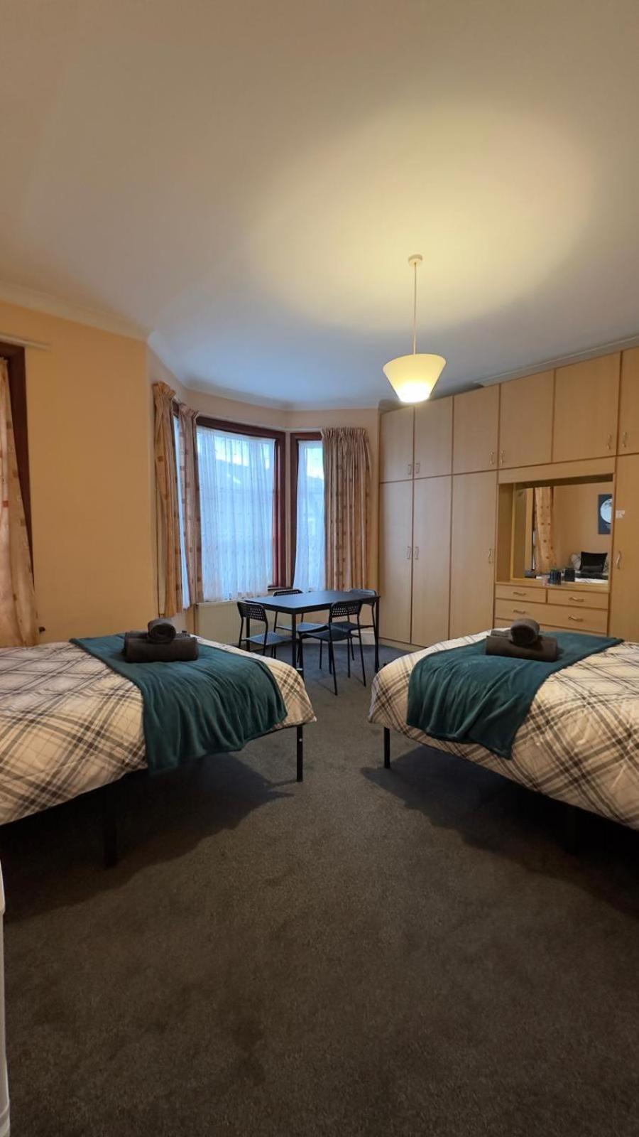 25 Minutes To Central London Rooms 35 Номер фото