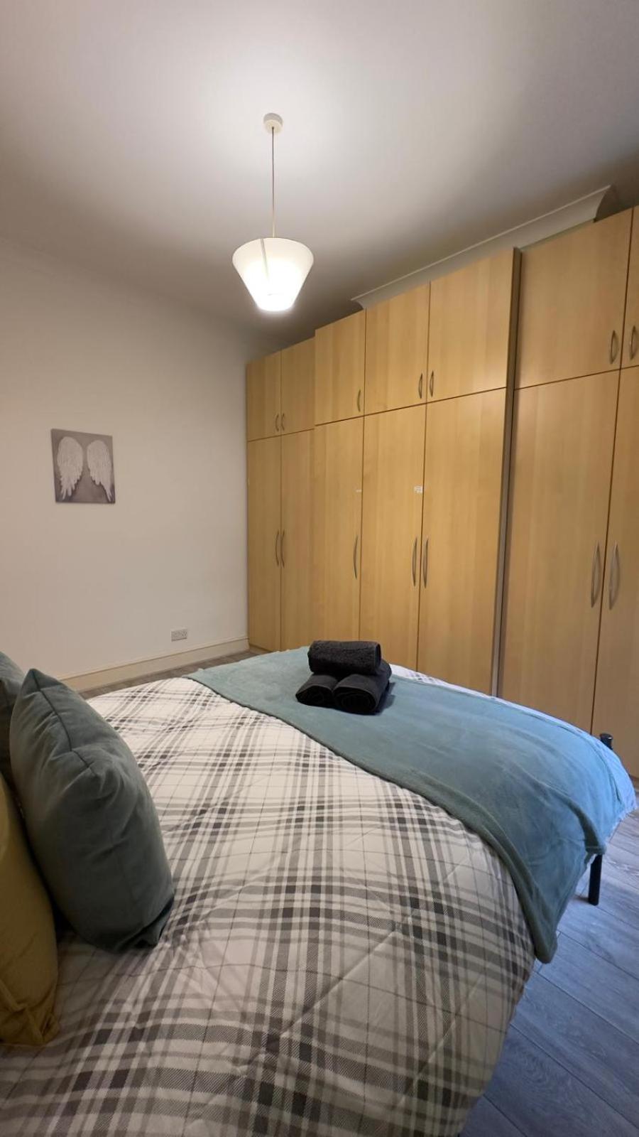 25 Minutes To Central London Rooms 35 Номер фото