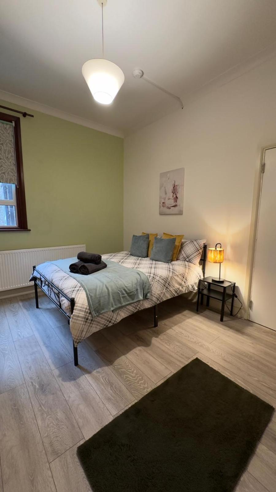 25 Minutes To Central London Rooms 35 Номер фото