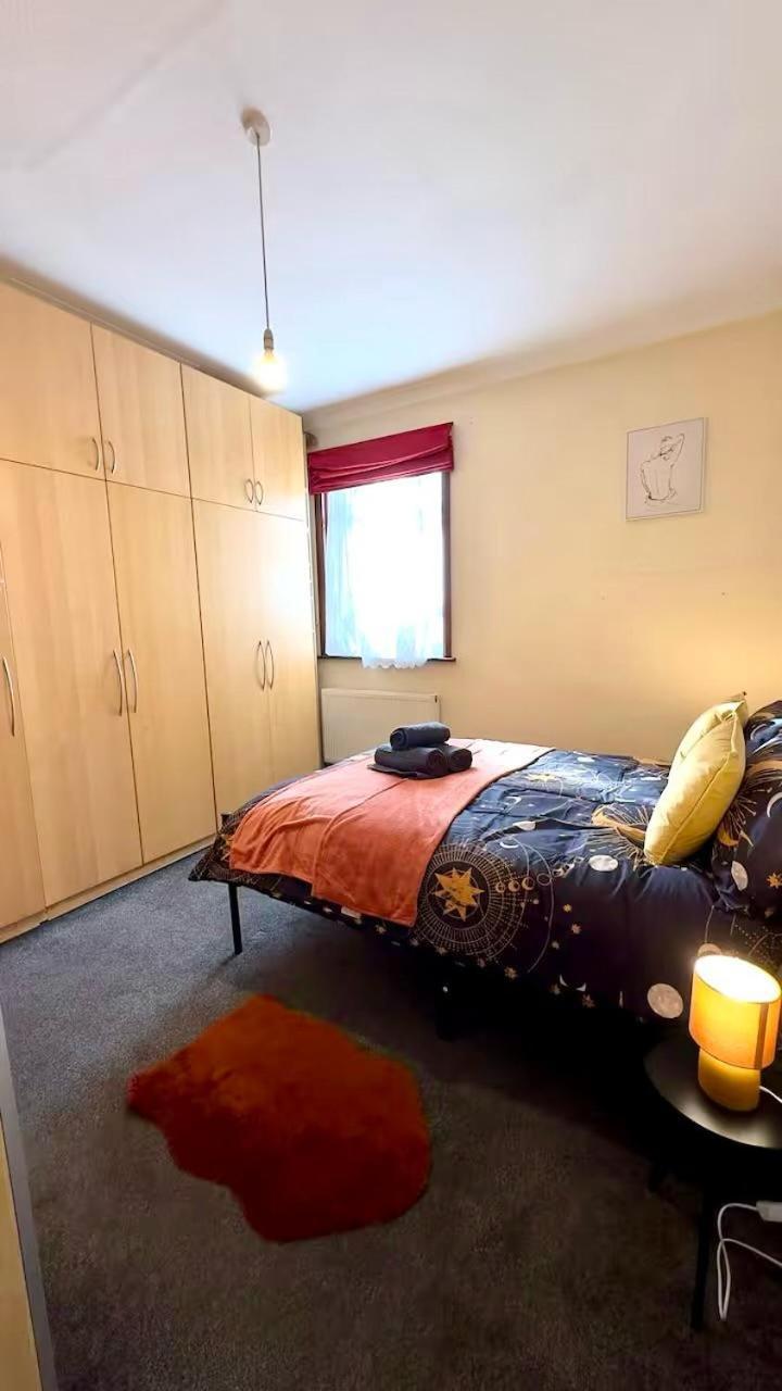 25 Minutes To Central London Rooms 35 Экстерьер фото
