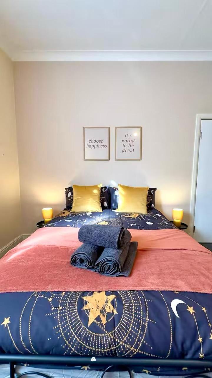 25 Minutes To Central London Rooms 35 Экстерьер фото