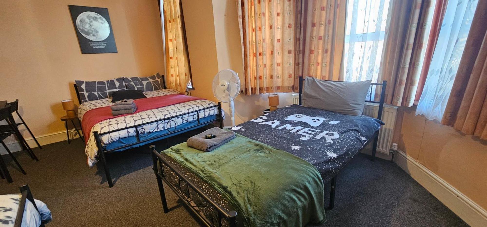 25 Minutes To Central London Rooms 35 Экстерьер фото