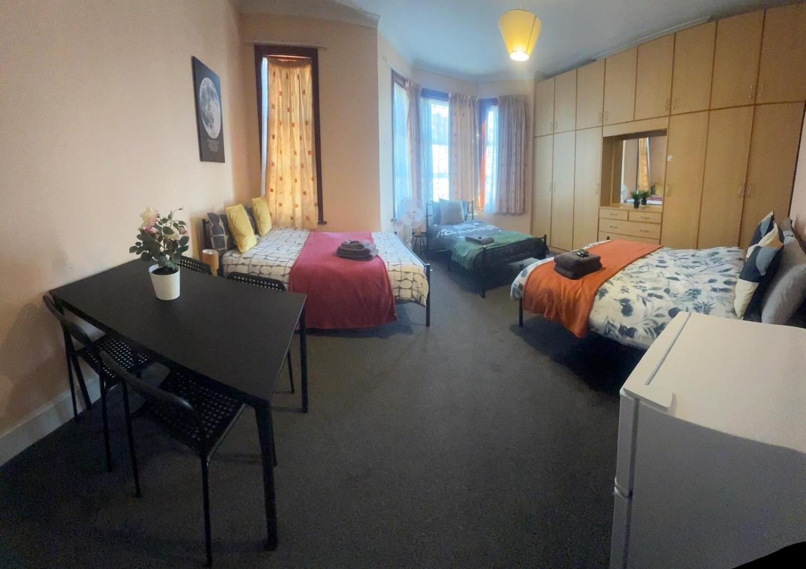 25 Minutes To Central London Rooms 35 Экстерьер фото